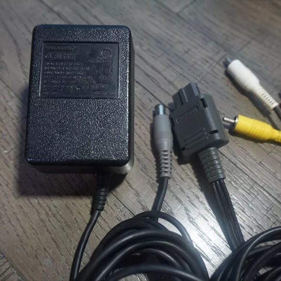 Authentic Super Nintendo SNES Game Console Jr. SNS-101 with 2 Controllers - Picture 11 of 11